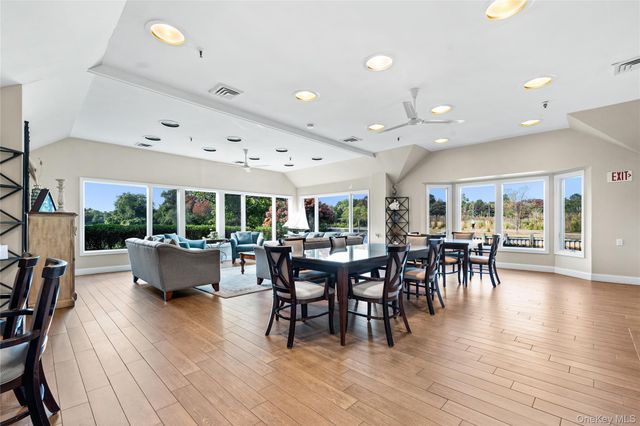 31 Admirals Drive E, Bay Shore, NY 11706