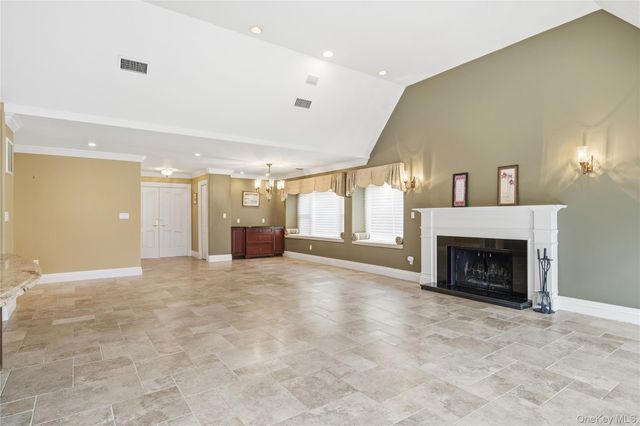 31 Admirals Drive E, Bay Shore, NY 11706