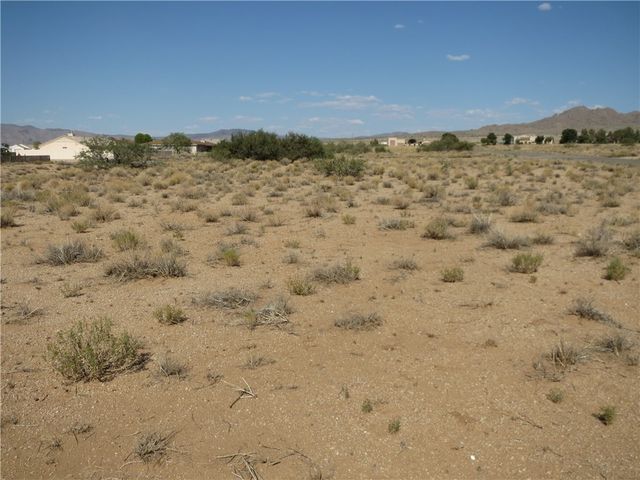 7369 N Skull Avenue, Kingman, AZ 86401