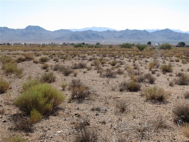 7369 N Skull Avenue, Kingman, AZ 86401