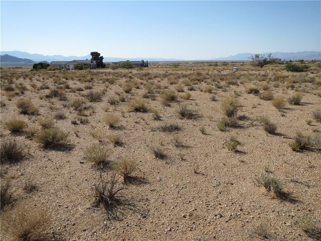 7369 N Skull Avenue, Kingman, AZ 86401