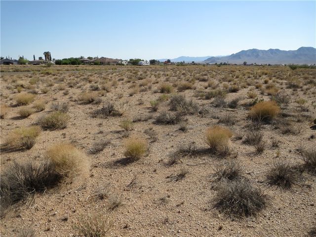 7369 N Skull Avenue, Kingman, AZ 86401