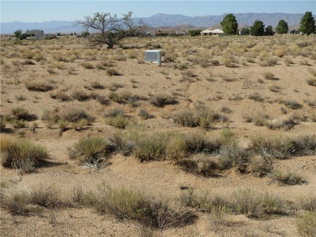 7369 N Skull Avenue, Kingman, AZ 86401