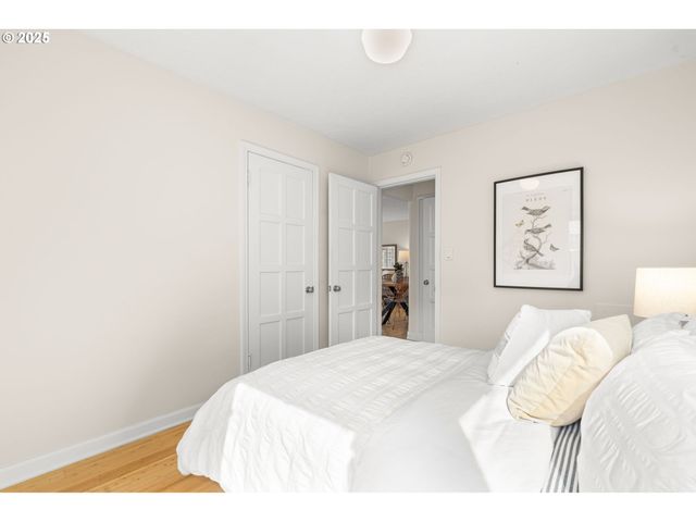 2438 Ne KILLINGSWORTH St 4, Portland, OR 97211