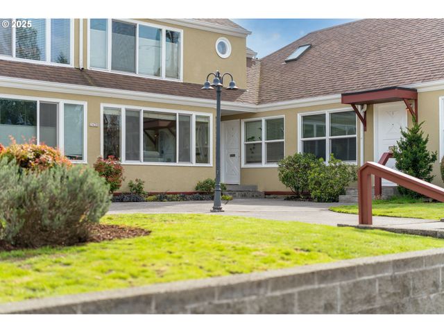 2438 Ne KILLINGSWORTH St 4, Portland, OR 97211