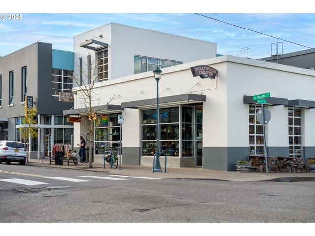 2438 Ne KILLINGSWORTH St 4, Portland, OR 97211