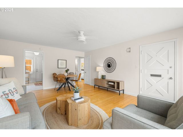 2438 Ne KILLINGSWORTH St 4, Portland, OR 97211