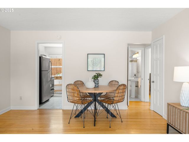 2438 Ne KILLINGSWORTH St 4, Portland, OR 97211