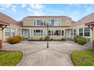 2438 Ne KILLINGSWORTH St 4, Portland, OR 97211