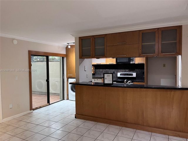 11010 Clubhouse Road, Pembroke Pines, FL 33026