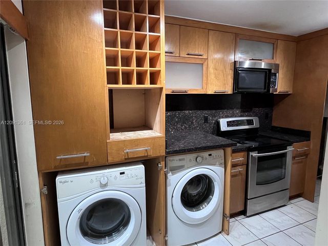 11010 Clubhouse Road, Pembroke Pines, FL 33026