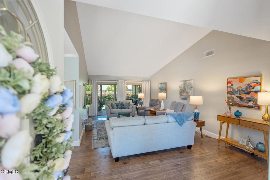 Image 3 of property listing at 31330 Village 31, Camarillo, CA 93012