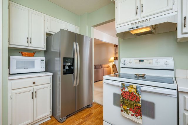 8006 Prairie Avenue, Urbandale, IA 50322