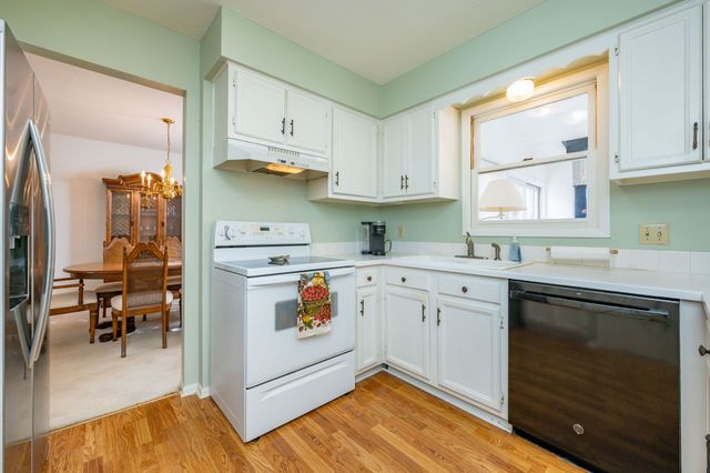 8006 Prairie Avenue, Urbandale, IA 50322