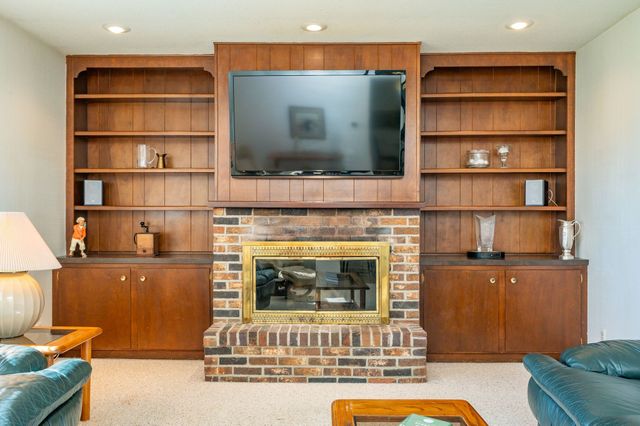 8006 Prairie Avenue, Urbandale, IA 50322