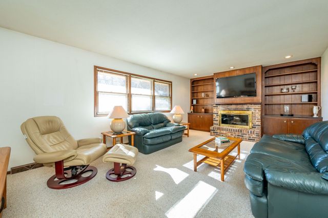 8006 Prairie Avenue, Urbandale, IA 50322