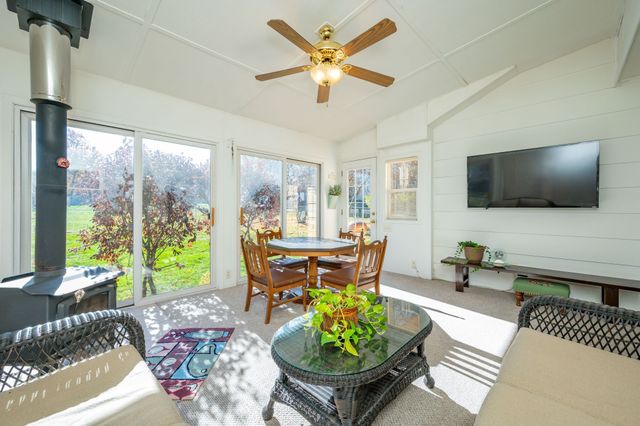 8006 Prairie Avenue, Urbandale, IA 50322