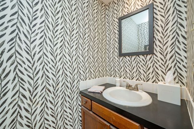 8006 Prairie Avenue, Urbandale, IA 50322