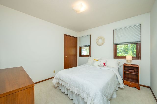 8006 Prairie Avenue, Urbandale, IA 50322