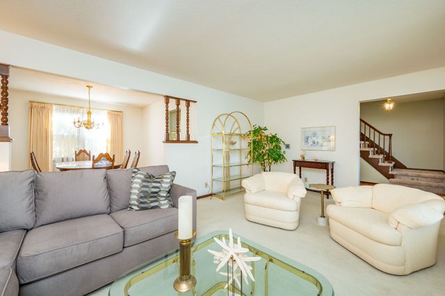 8006 Prairie Avenue, Urbandale, IA 50322