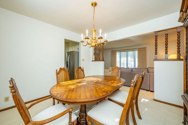 8006 Prairie Avenue, Urbandale, IA 50322