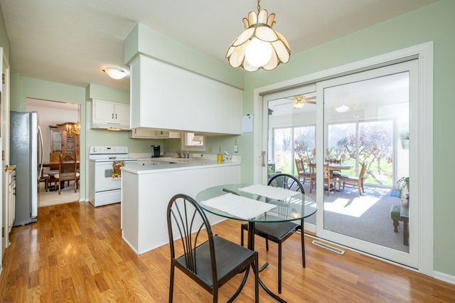 8006 Prairie Avenue, Urbandale, IA 50322