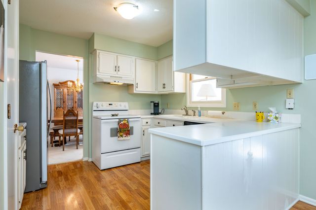 8006 Prairie Avenue, Urbandale, IA 50322