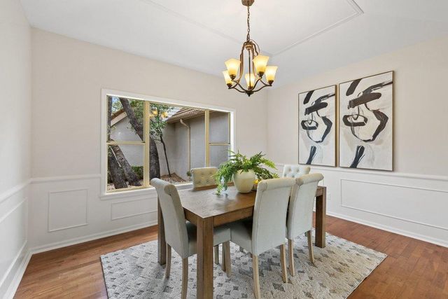 120 Royal Oak LN, Lakeway, TX 78734