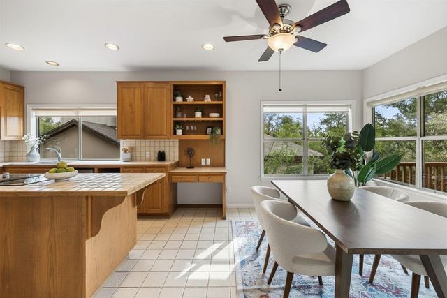 120 Royal Oak LN, Lakeway, TX 78734