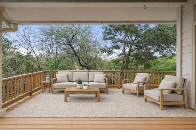 120 Royal Oak LN, Lakeway, TX 78734