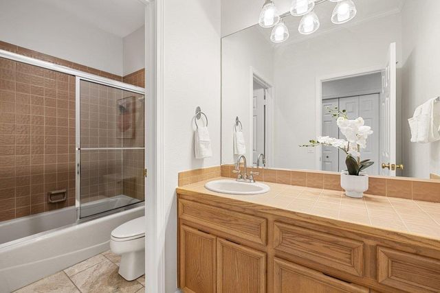 120 Royal Oak LN, Lakeway, TX 78734