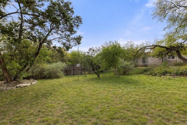 120 Royal Oak LN, Lakeway, TX 78734