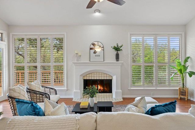 120 Royal Oak LN, Lakeway, TX 78734