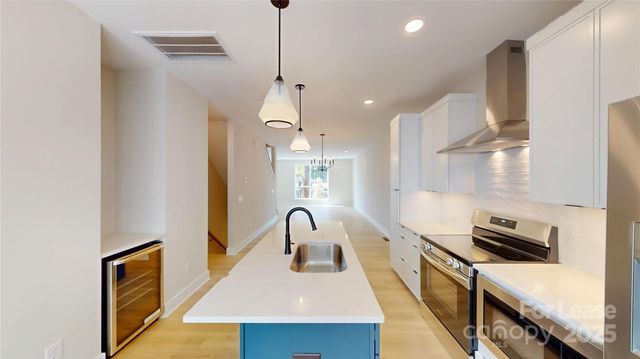 409 Devender Lane, Charlotte, NC 28217