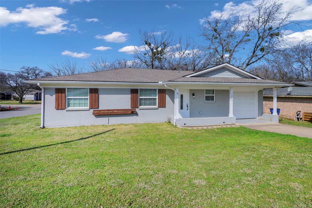 1240 Carla Street, Denison, TX 75020