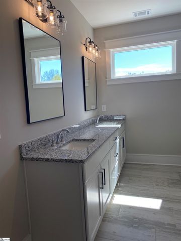 804 Batten Cottage Court, Boiling Springs, SC 29316