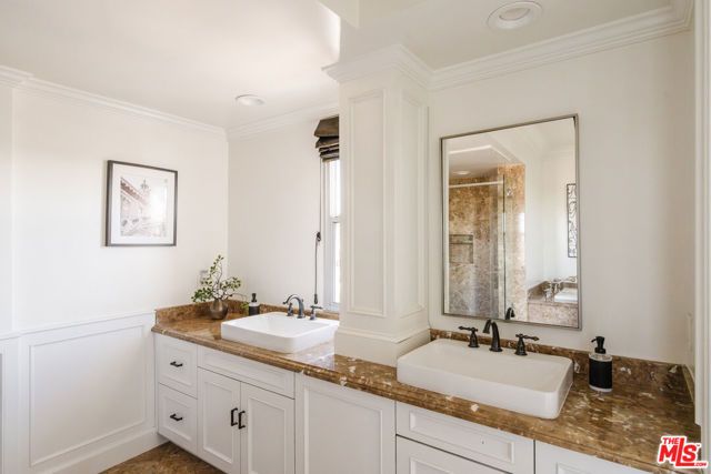 1100 Alta Loma Road 1405, West Hollywood, CA 90069