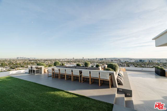 1100 Alta Loma Road 1405, West Hollywood, CA 90069