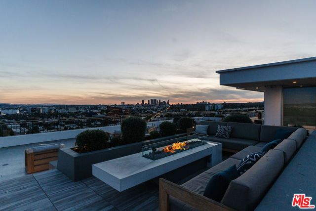 1100 Alta Loma Road 1405, West Hollywood, CA 90069