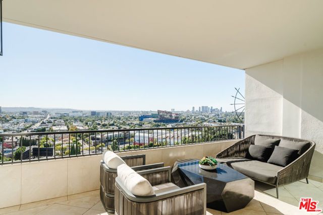 1100 Alta Loma Road 1405, West Hollywood, CA 90069