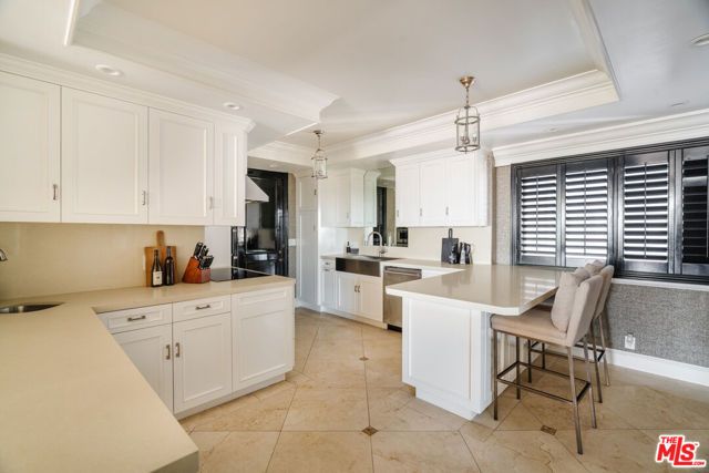 1100 Alta Loma Road 1405, West Hollywood, CA 90069