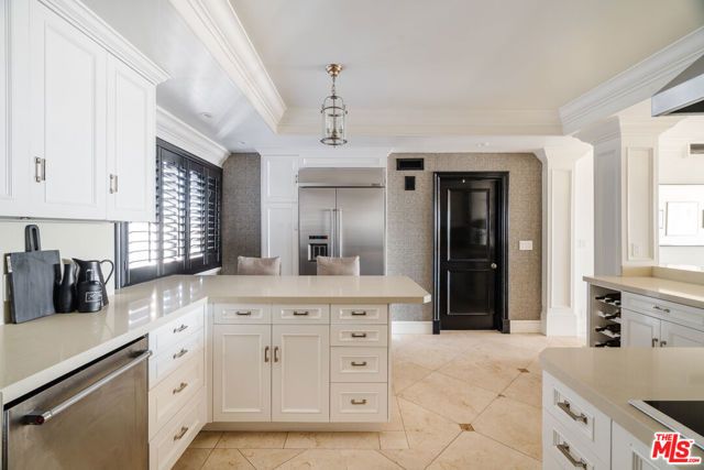 1100 Alta Loma Road 1405, West Hollywood, CA 90069