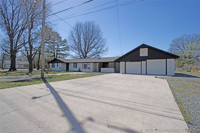 606 S Lincoln Avenue, Wagoner, OK 74467