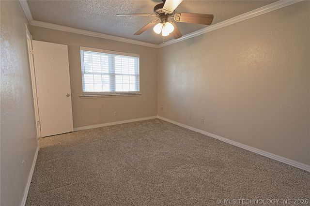 606 S Lincoln Avenue, Wagoner, OK 74467