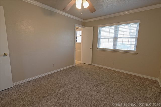 606 S Lincoln Avenue, Wagoner, OK 74467