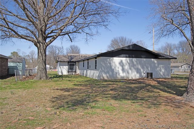 606 S Lincoln Avenue, Wagoner, OK 74467