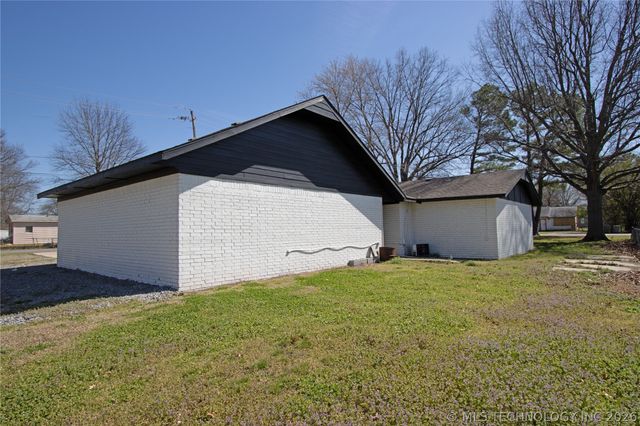 606 S Lincoln Avenue, Wagoner, OK 74467