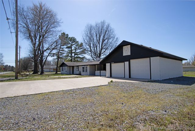 606 S Lincoln Avenue, Wagoner, OK 74467