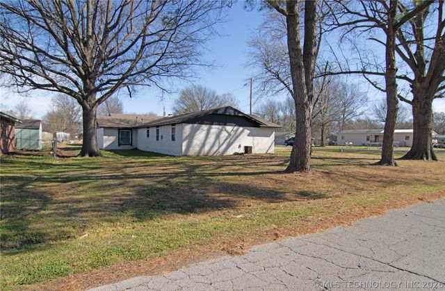 606 S Lincoln Avenue, Wagoner, OK 74467