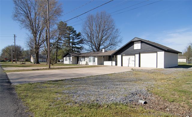 606 S Lincoln Avenue, Wagoner, OK 74467